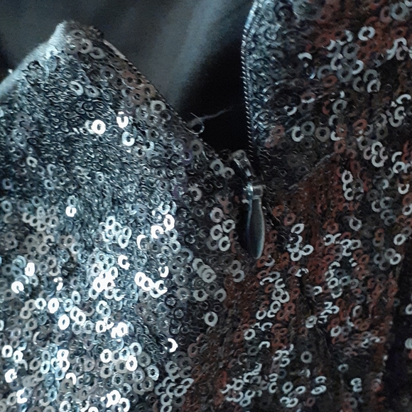 Dress - Picture 5 of 5